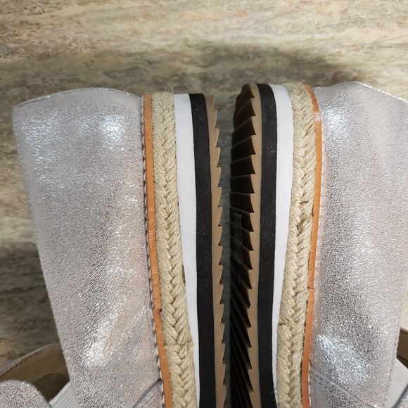 Beautiful Silver slide on espadrille - Picture 9 of 14